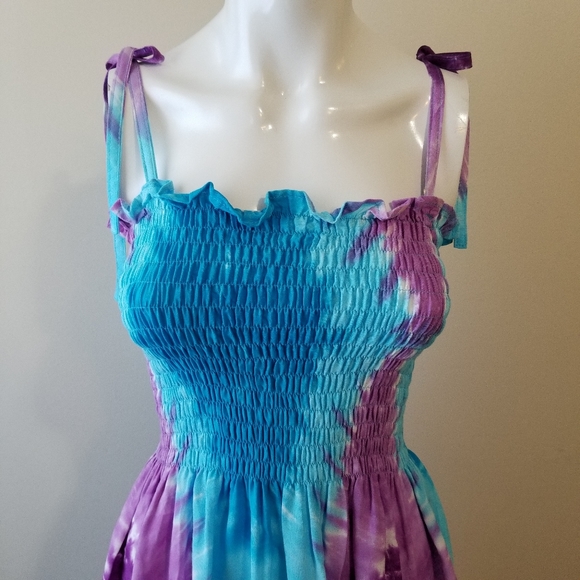 SOLD Tye dye stretch summer dress - Picture 6 of 8